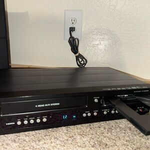 Magnavox ZV427MG9A DVD Recorder Head VCR Combo  HDMI Video Cassete Player VHS